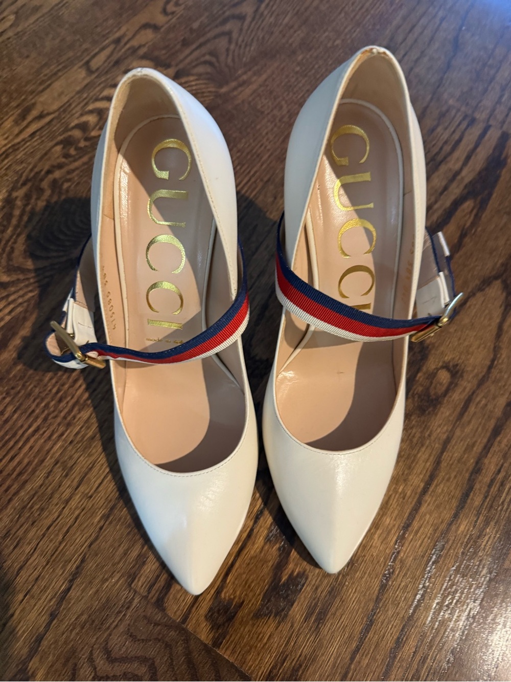 Gucci White Leather Pointed-Toe Pumps with Blue-Red Web Strap